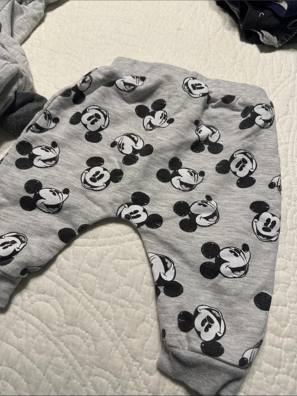 0283 Disney Gray Mickey Mouse Hoodie & Jogger Set size 6-9 months